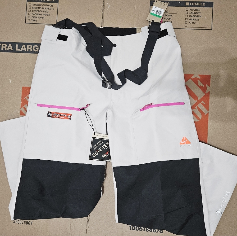 Nike Men's Pants - White and Black with Pink Accents